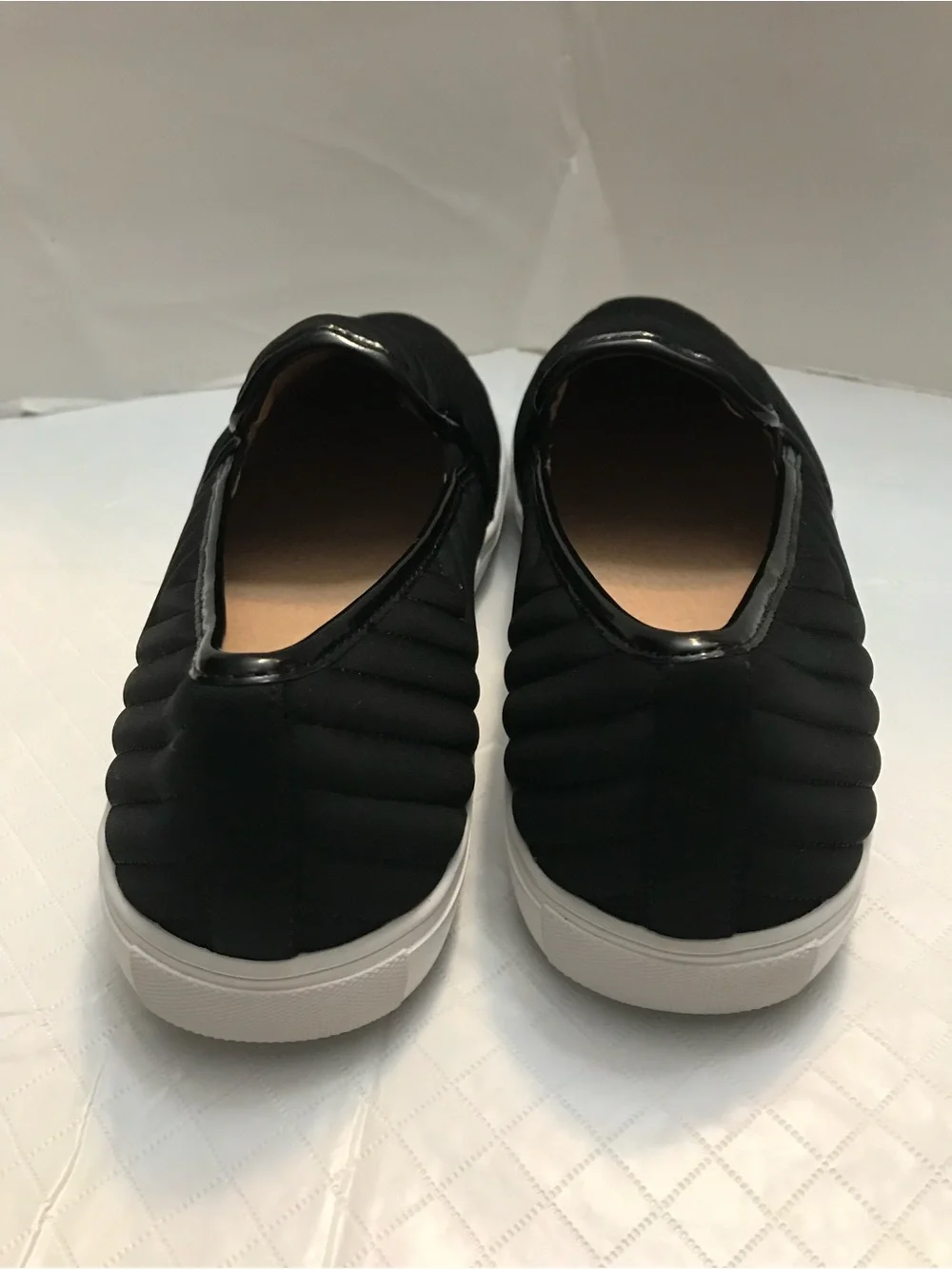 Donald J. Pliner Men's Black Quilted Slip-On Sneakers  Size 9.5 Like New